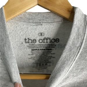 ✈️ apparel. The office crewneck pullover sweatshirt, super soft, size small 🧥